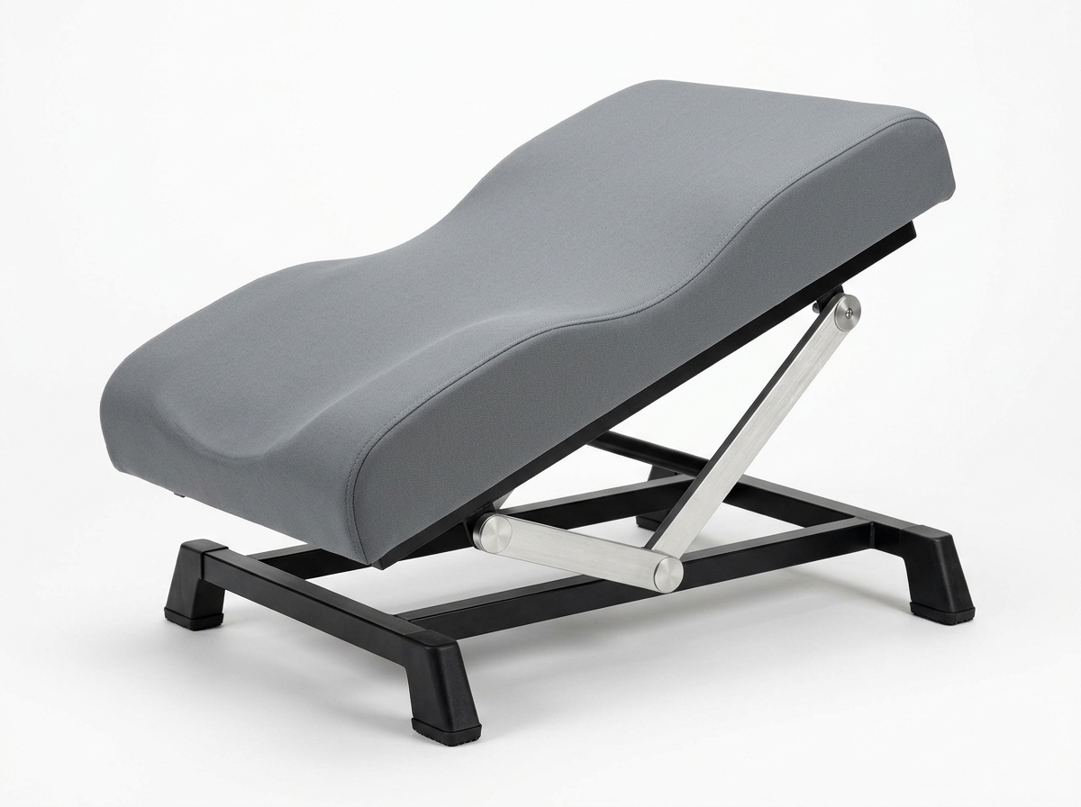 Elevating leg rest / wedge